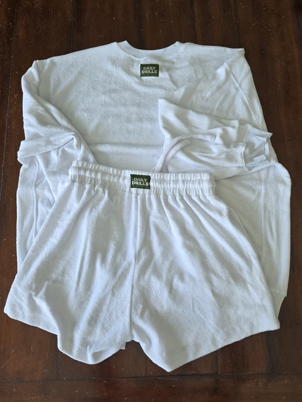 Daily Drills White Towel Terry Crewneck Sweatshirt And Short Set. - Picture 5 of 6